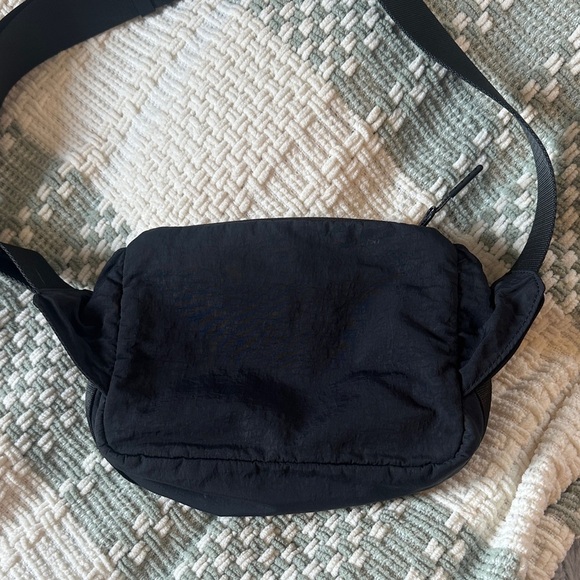 lululemon athletica Black Belt Bag - Picture 4 of 7